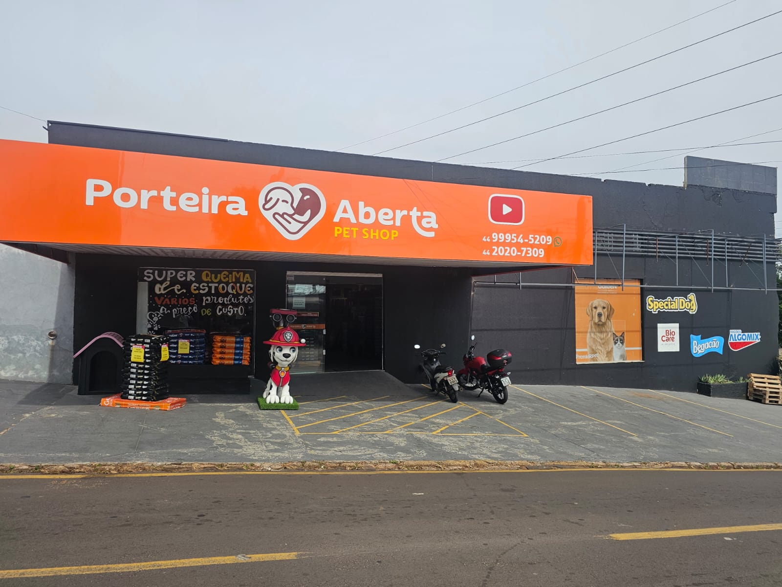 Fachada Porteira Aberta Pet Shop – Loja 1 em Umuarama PR